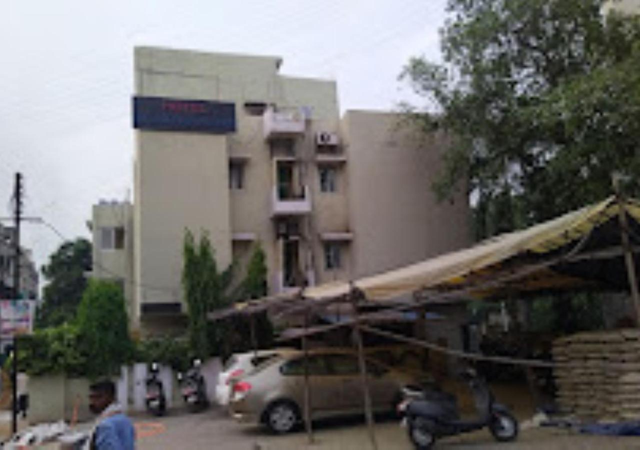 Hotel Blue Paradise Chandrapur Exteriér fotografie
